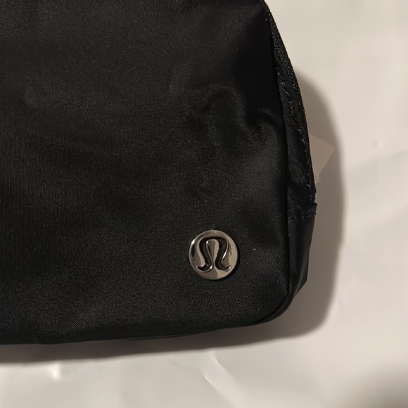 Lululemon everyday bag - Picture 3 of 7